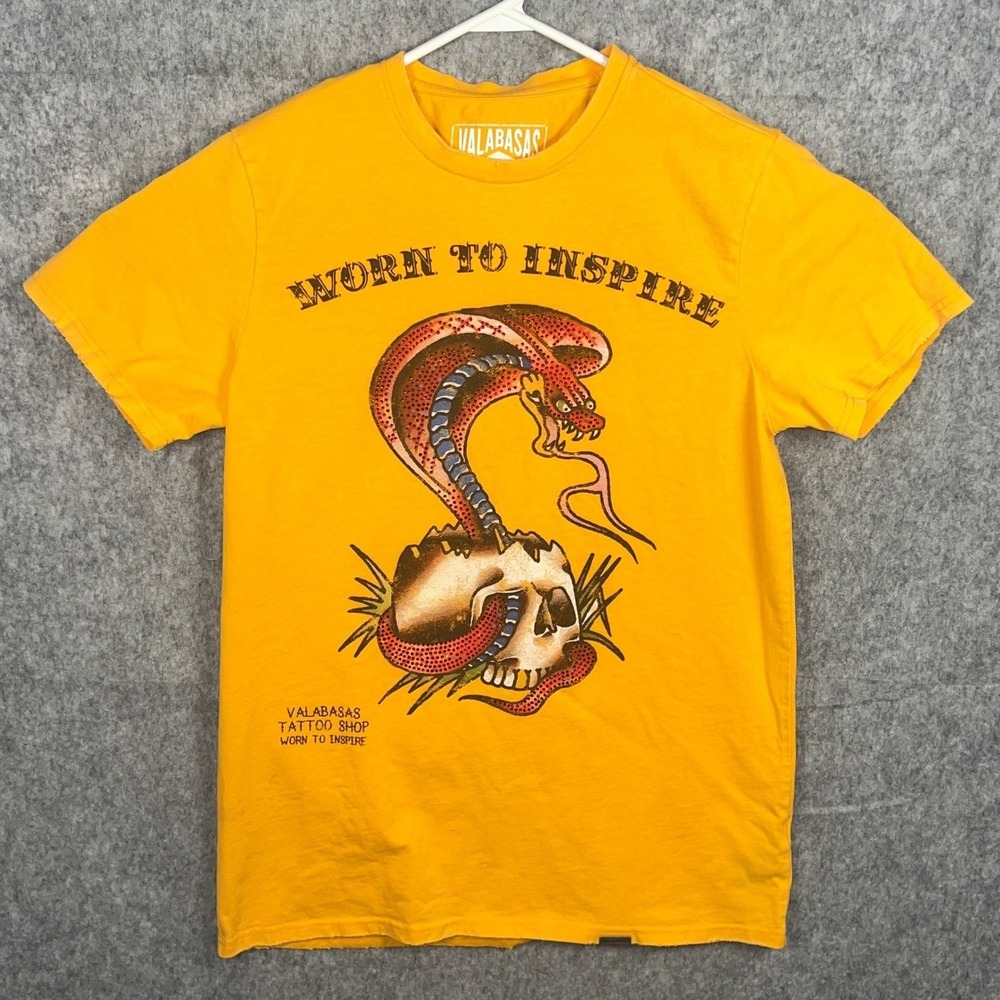 Valabasas Vintage‎ Worn To Inspire Cobra Skull Tattoo Shop Yellow T-Shirt Small
